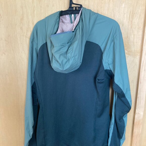 Outdoor Research Women's Green Jacket - Picture 4 of 5